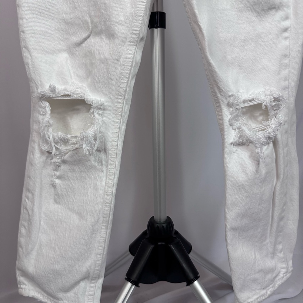 Abercrombie & Fitch The Mom High Rise White Distressed Jeans Size 25 - Picture 2 of 5